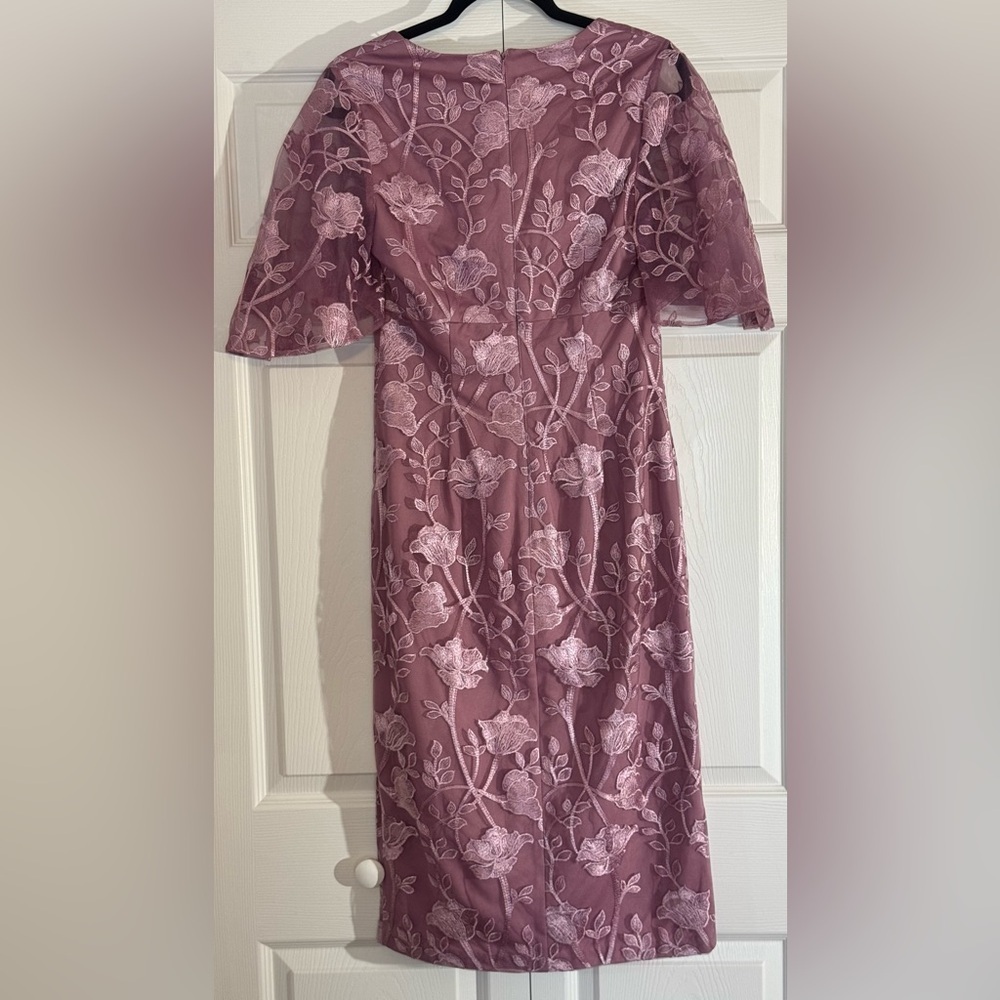 Elegant Floral Lace Dress in Pink - Picture 4 of 4